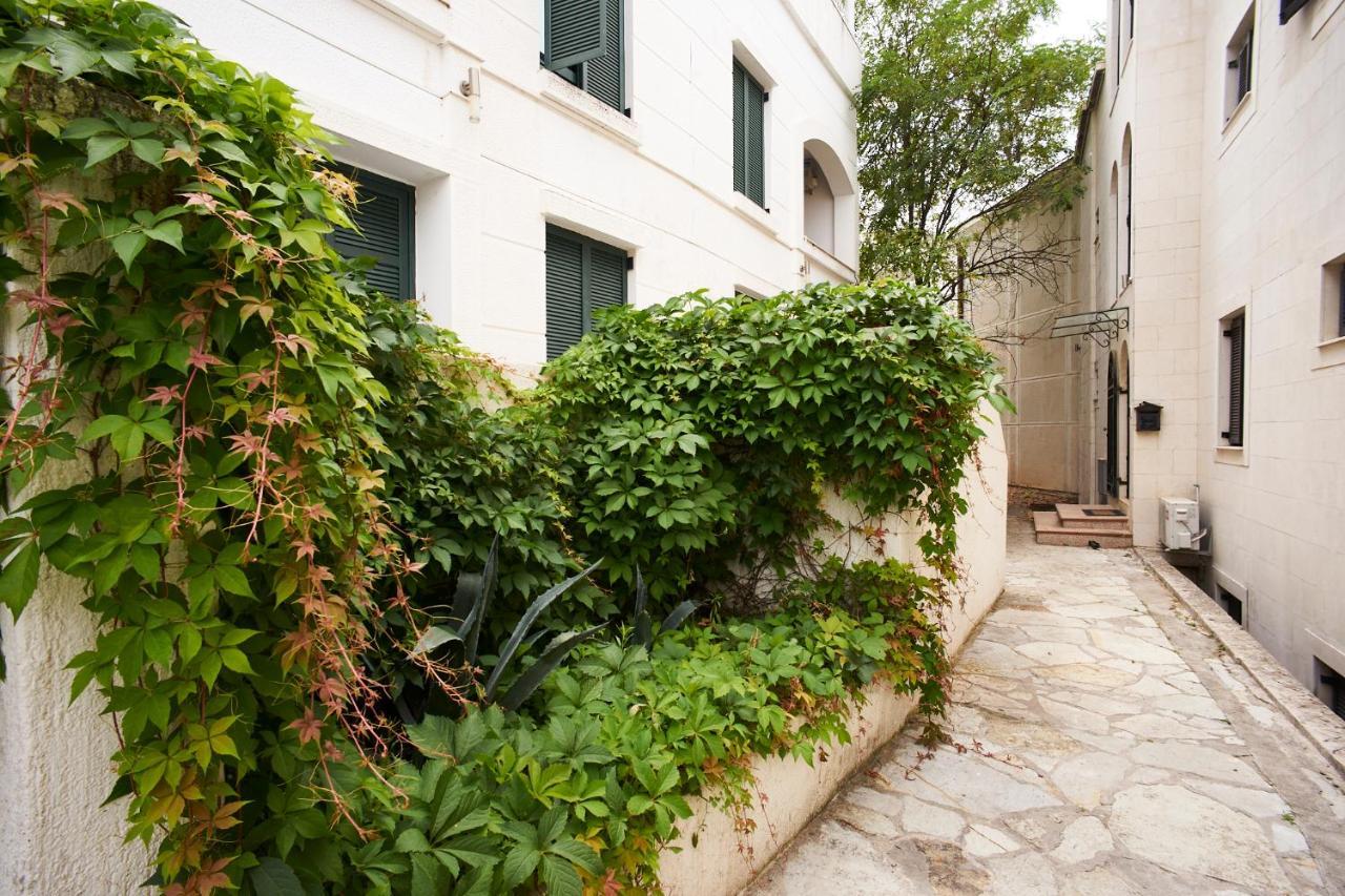 Apartments Secret Garden Sveti Stefan Esterno foto