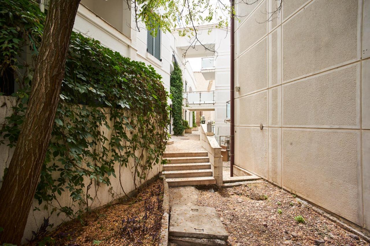 Apartments Secret Garden Sveti Stefan Esterno foto